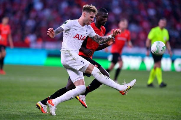 Tottenham có trận hòa hú vía nhờ những sai lầm của hàng thủ Rennes.
