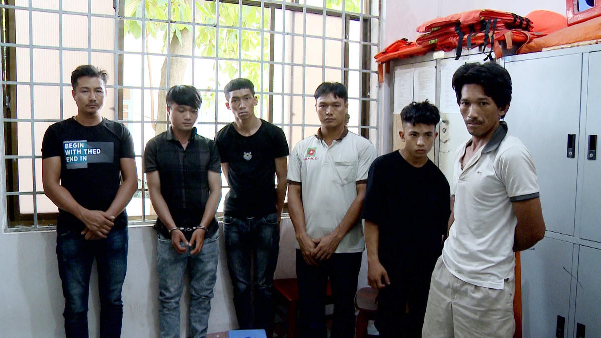 Nhóm đối tượng trộm, tiêu thụ hàng loạt tấm đan tại địa bàn thị xã Phú Mỹ.