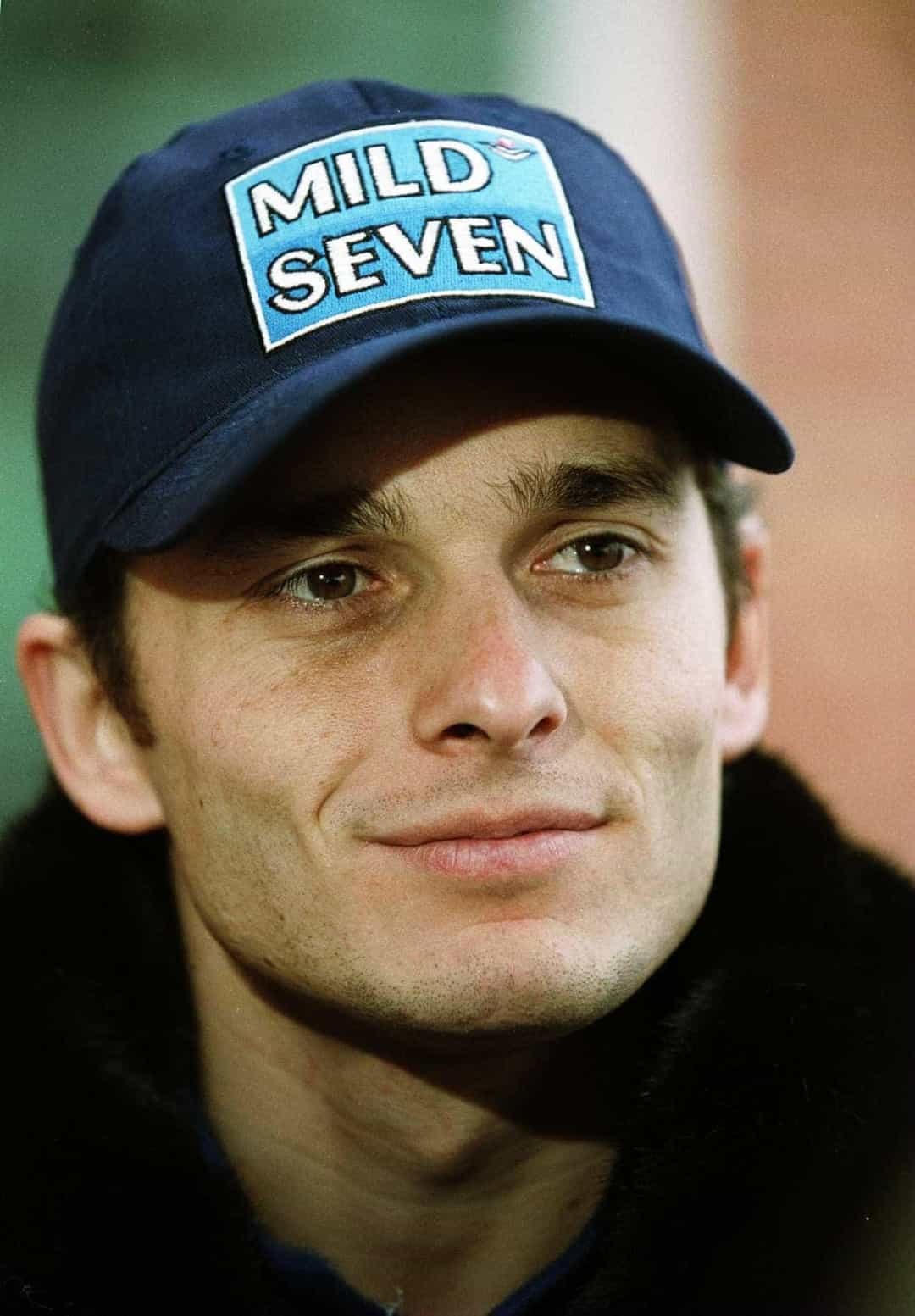 Giancarlo Fisichella người Ý đã có 22 năm làm tay đua F1, anh đã nghỉ hưu từ Ferrari vào năm 2009.  