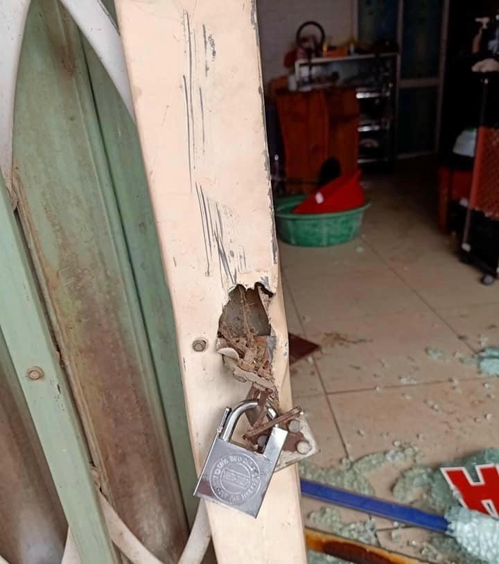 Nam thanh niên khóa trái cửa, đổ xăng rồi châm lửa đốt với ý định sát hại toàn bộ gia đình người yêu.