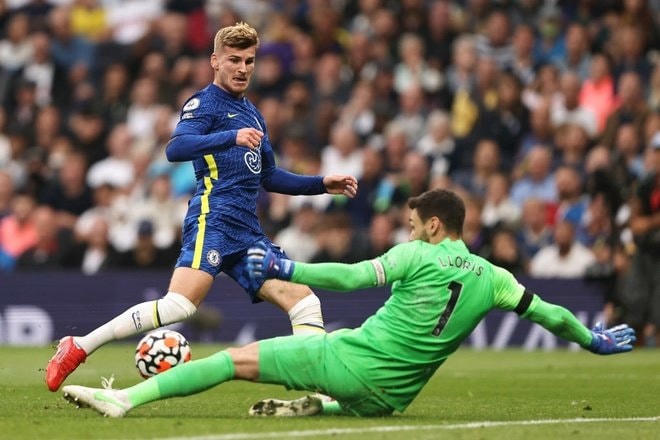 Timo Werner liên tiếp bỏ lỡ cơ hội khi được tung vào sân.