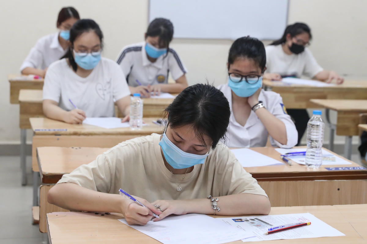 axThí sinh dự thi tốt nghiệp THPT 2021. Ảnh: Quang Vinh.