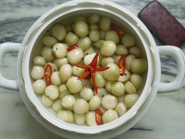 Bí quyết muối dưa hành, củ kiệu chua ngọt đón Tết