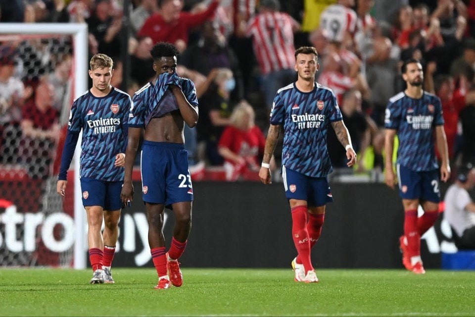 Các cầu thủ Arsenal thiết lập một loạt cột mốc đáng quên.