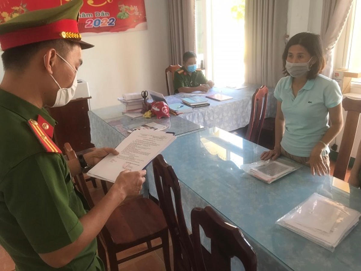 Đối tượng Nguyễn Thị Hạnh tại cơ quan Công an.