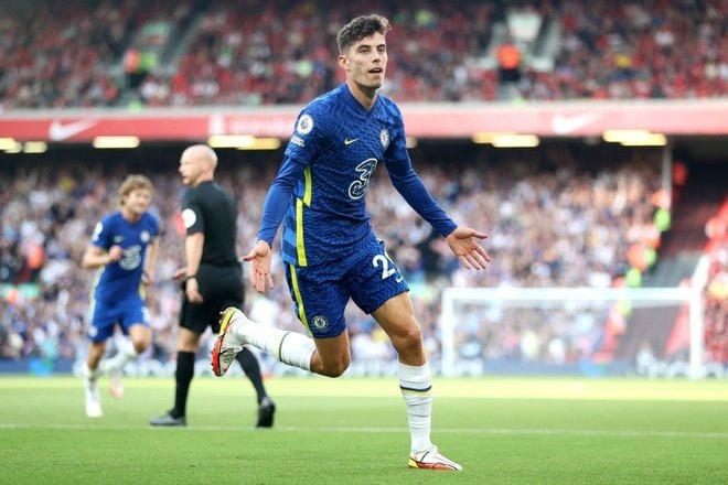 Kai Havertz mở tỉ số cho Chelsea với siêu phẩm đánh đầu.