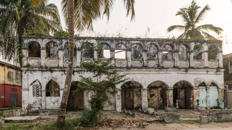 Những thành phố và thị trấn bỏ hoang hấp dẫn nhất thế giới