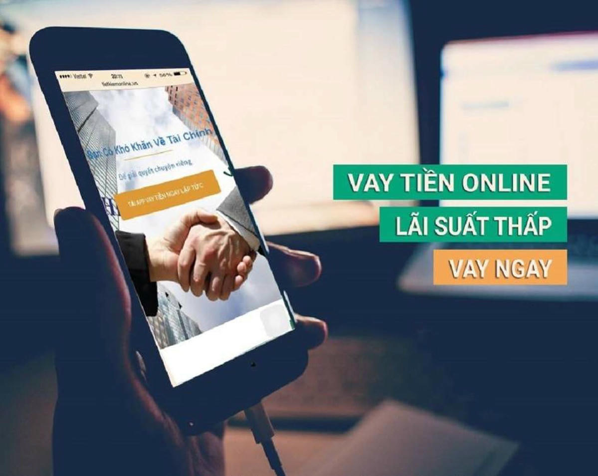 Vay trực tuyến với lãi suất cắt cổ vẫn tungt hoành trên mạng internet.