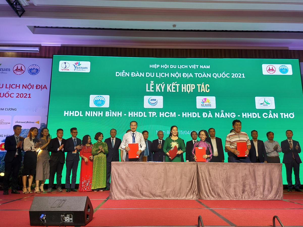 Lễ ký kết hợp tác giữa 4 bên.