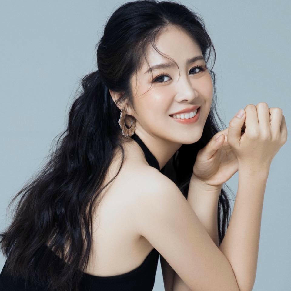 Lê Phương vẫn xinh đẹp như ngày nào dù đã là mẹ của hai nhóc tì.