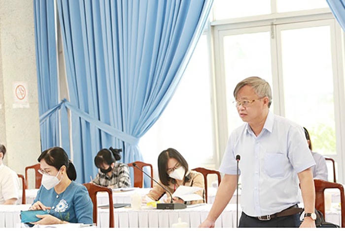 Chủ tịch UBND tỉnh Đồng Nai Cao Tiến Dũng phát biểu tại cuộc họp sáng 17/9.