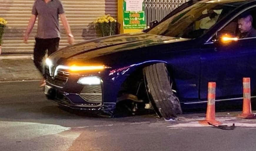 Chiếc Lux A bị nạn tại TP Hồ Chí Minh.