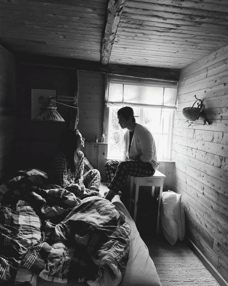 Nữ diễn viên ngày càng hạnh phúc khi ở cạnh bạn trai.