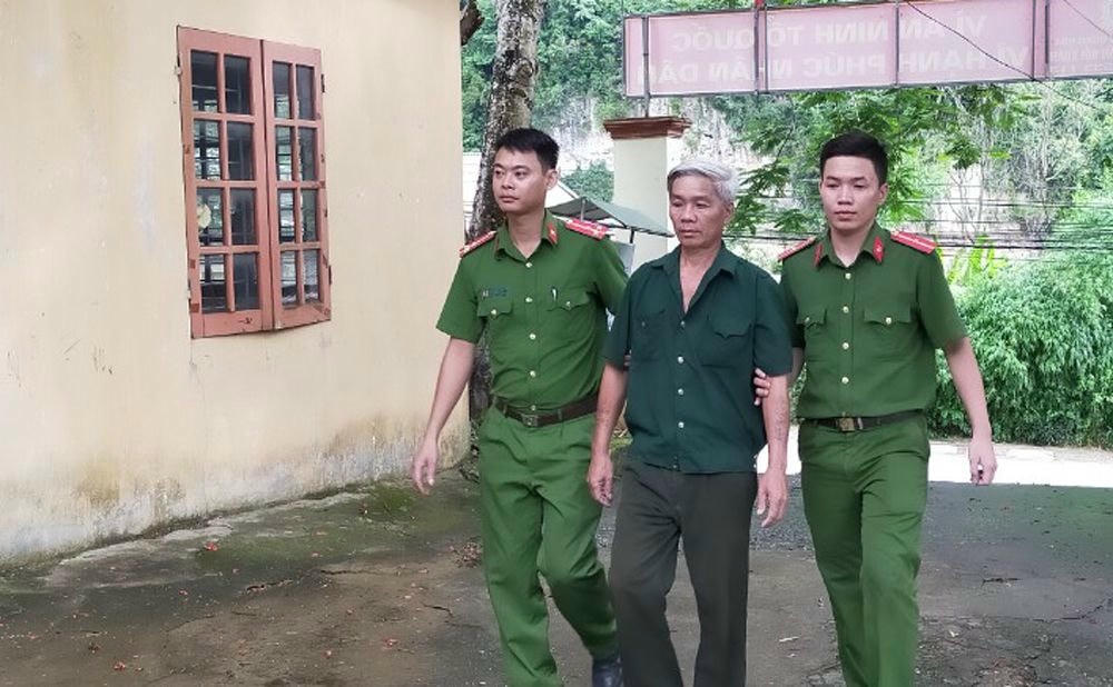 Ông Vượt bị cơ quan công an bắt giữ.