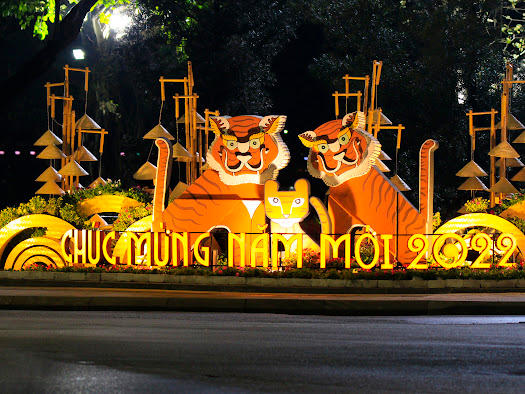 Lễ hội “Huế - khát vọng mùa xuân” chính thức khai mạc.