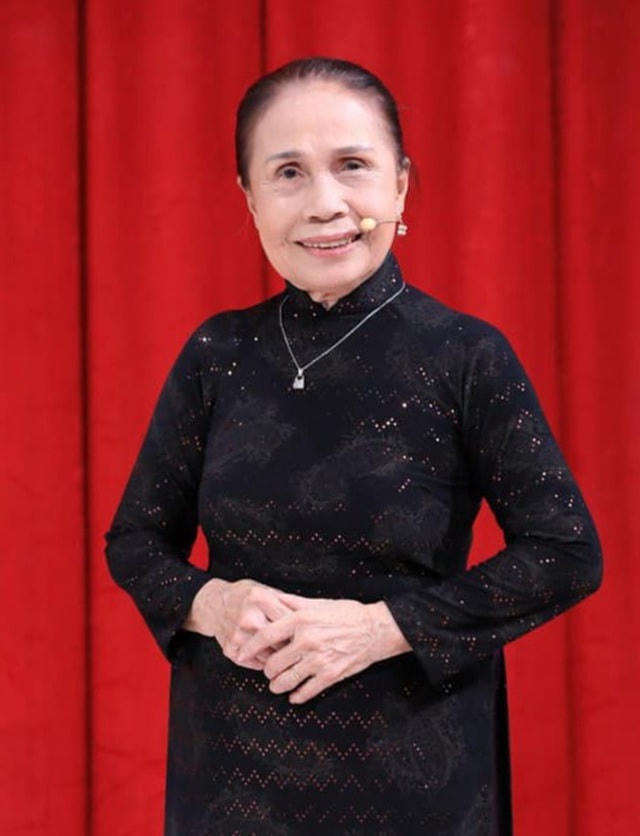 Nghệ sĩ Ánh Hoa qua đời ngày 1/11 tại nhà riêng ở TPHCM. Bà là nghệ sĩ được nhiều người yêu mến với các vai diễn người mẹ nhiều khắc khổ.