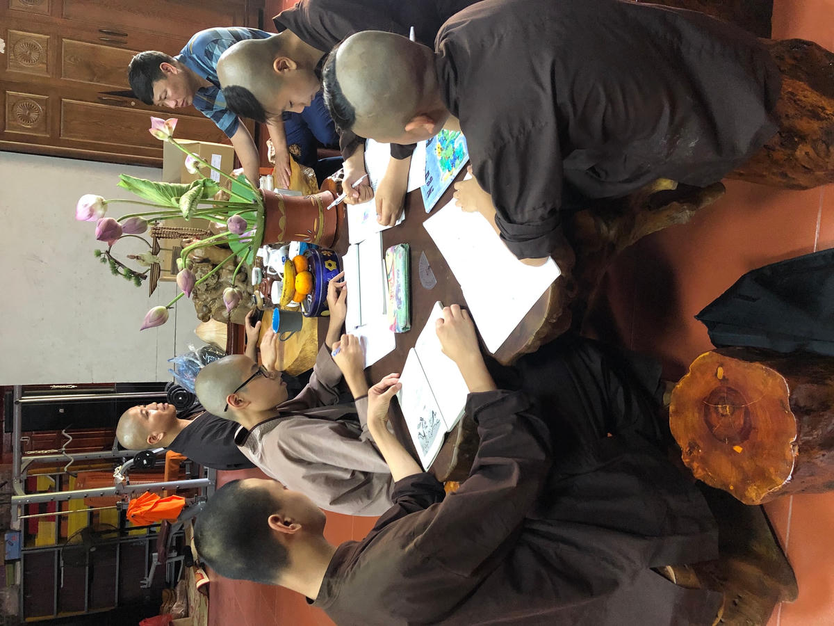 Trò chuyện cùng 5 thầy trò tại chùa Phương Lan.