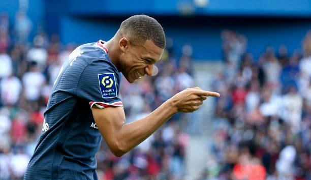 Mbappe tỏa sáng giúp PSG toàn thắng dù không có Messi, Neymar.
