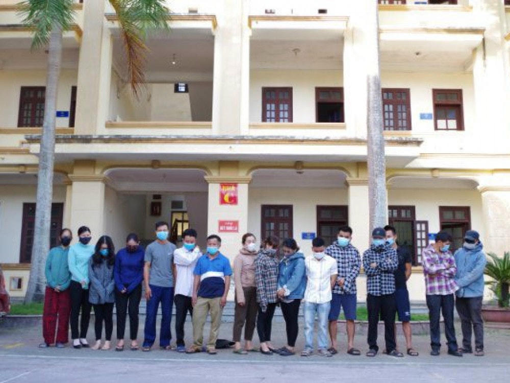 Các đối tượng bị bắt giữ. Ảnh: Cao Trang.