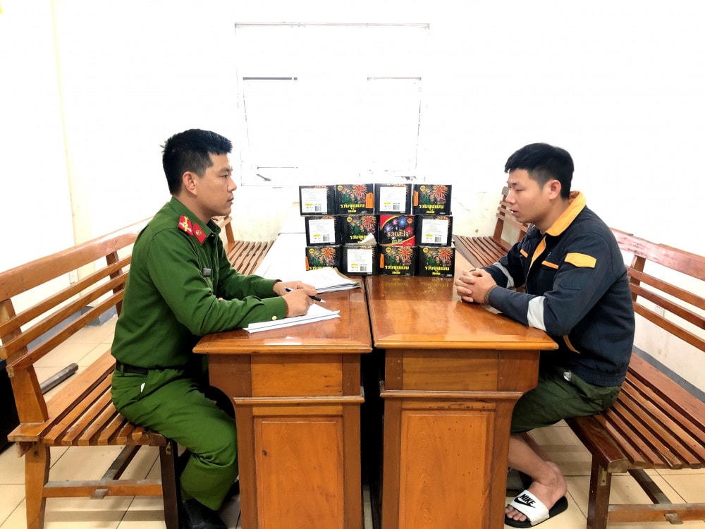 Phan Ngọc Linh khai mua mỗi hộp 650.000 đồng để bán kiếm lời với giá 700.000 đồng/hộp.