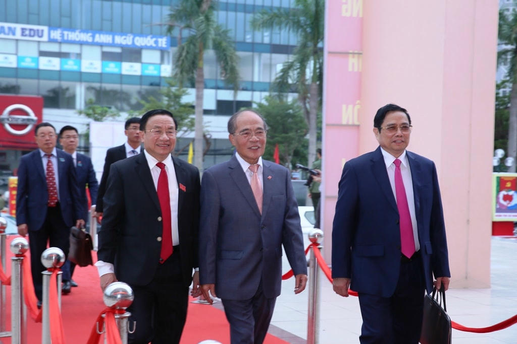 Ủy viên Bộ Chính trị, Bí thư Trung ương Đảng, Trưởng ban Tổ chức Trung ương Phạm Minh Chính, nguyên Chủ tịch Quốc hội Nguyễn Sinh Hùng dự Đại hội Đảng bộ Hà Tĩnh.