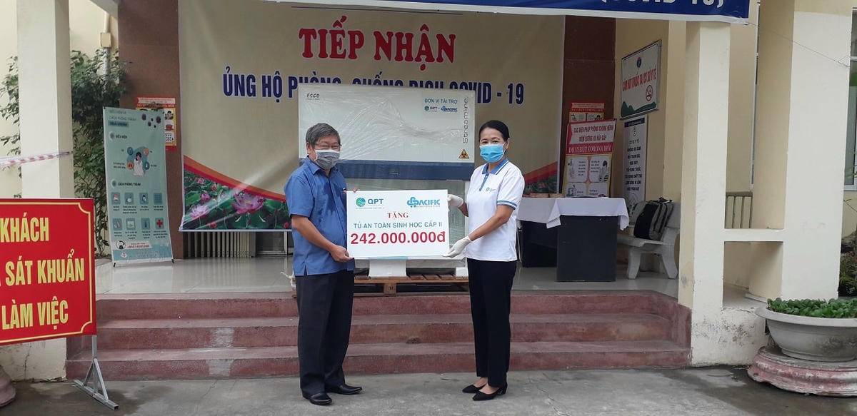 CDC Quảng Nam tiếp nhận Tủ an toàn sinh học cấp II.