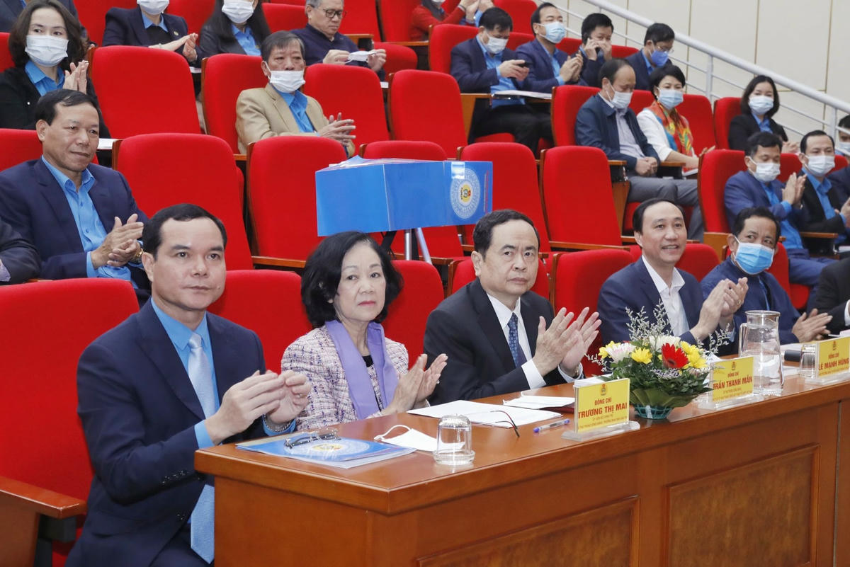 Các đại biểu tham dự hội nghị. 