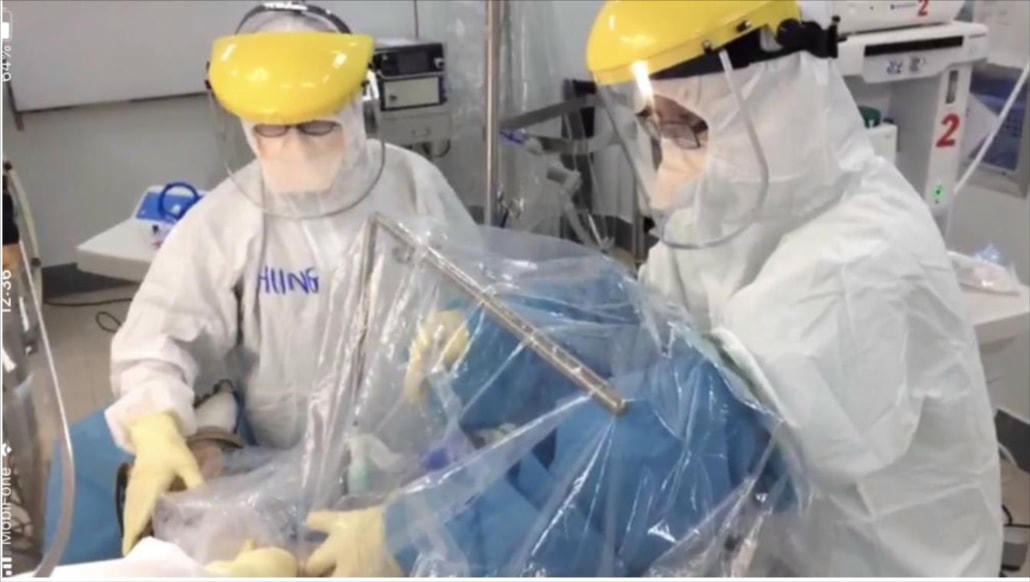 Bác cĩ BV Trưng Vương phẫu thuật cứu sống bệnh nhân mắc Covdi-19 bị thủng ruột