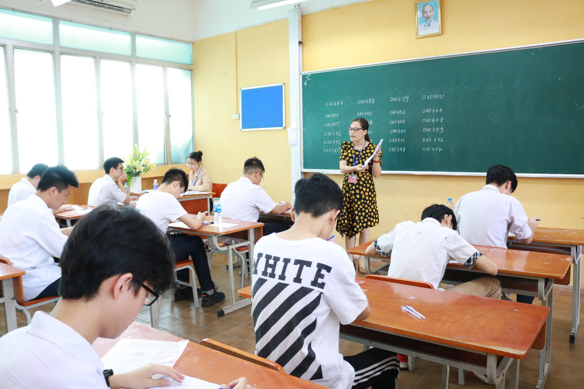 Thí sinh dự kỳ thi vào lớp 10 của Hà Nội năm 2021.