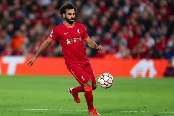 Salah sút hỏng quả 11m trong hiệp 1.