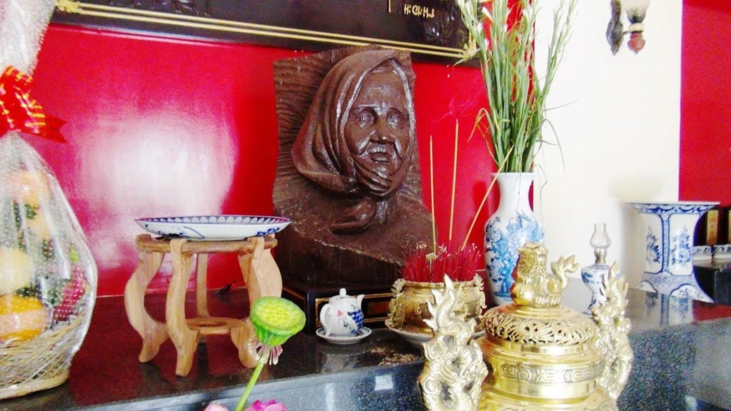 Tượng mẹ Tám Rành, biểu tượng của người mẹ Nam bộ.