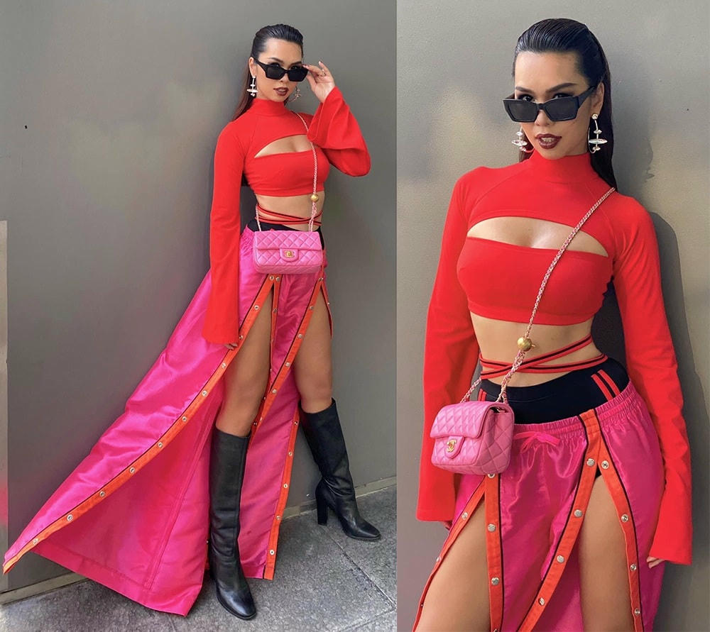 Kể cả khi đã sinh con, phong độ nhan sắc của siêu mẫu Hà Anh vẫn không hề giảm xuống mà ngày càng tăng lên. Vóc dáng cân đối với đôi chân dài miên man của bà mẹ một con cũng giúp cô 