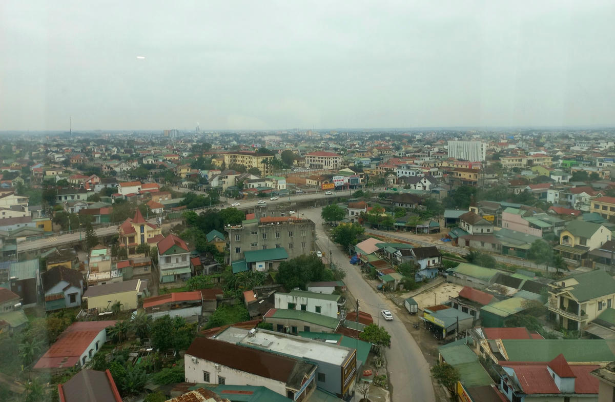 Định hướng quy hoạch tổng thể về mặt kiến trúc của tỉnh Quảng Trị mang bản sắc riêng và phù hợp với điều kiện lịch sử, văn hóa, khí hậu.