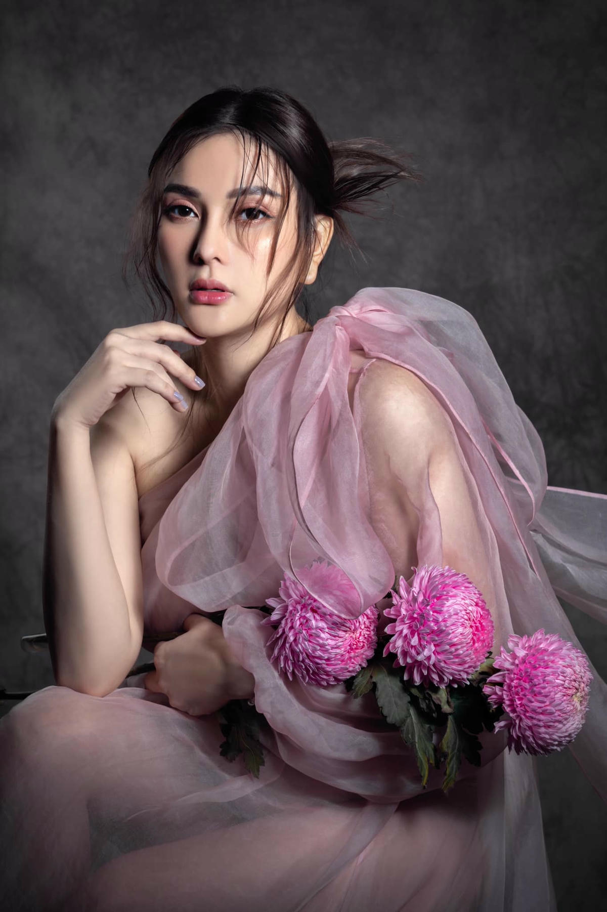 Thu Thủy và chồng trẻ Kin Nguyễn từng trải qua nhiều gian nan mới có được cuộc hôn nhân hạnh phúc như ngày hôm nay.