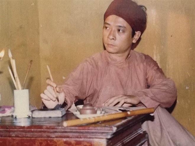 NSND Hoàng Dũng vai Trạng Quỳnh trong bộ phim cùng tên được sản xuất năm 1989.