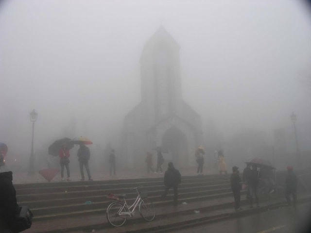 Sáng nay, 19/9, Sa Pa lạnh 10 độ C giữa tiết thu làm bất ngờ du khách và người dân địa phương.