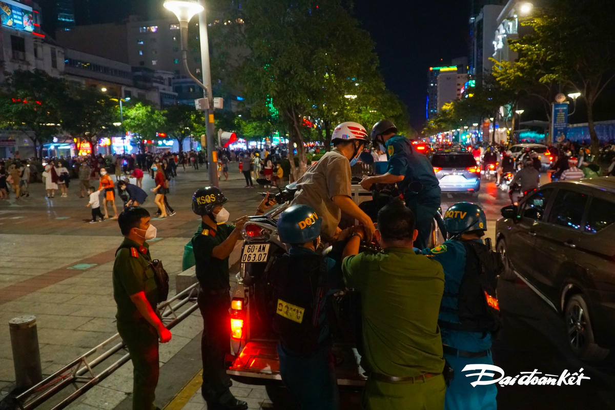 Lực lượng chức năng đã đến nhắc nhở, các trường hợp không đến nhận, xe sẽ được tạm giữ.