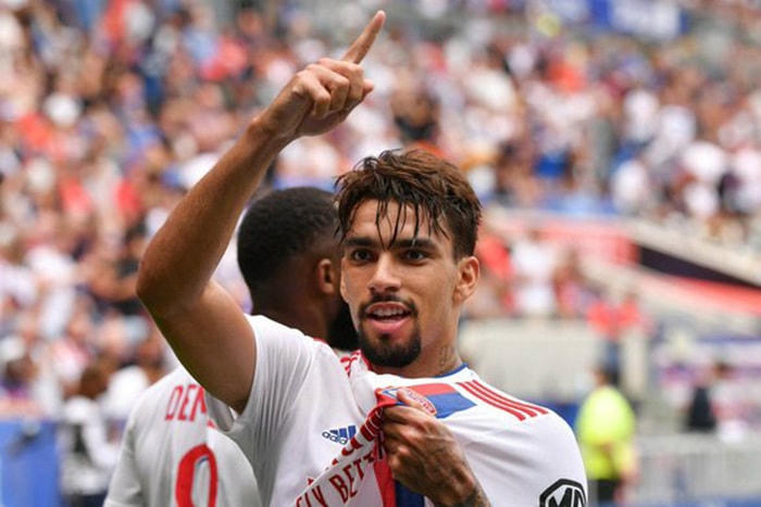 Lucas Paqueta mở tỉ số cho Lyon.