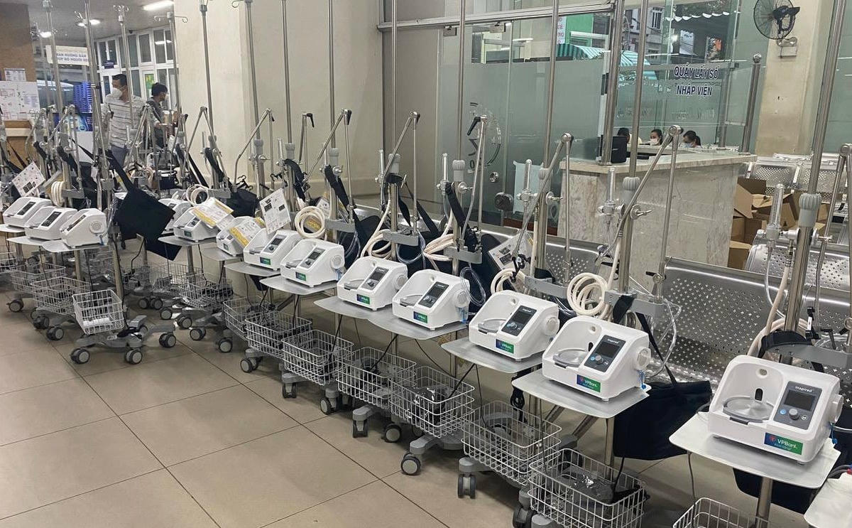 Hàng nghìn máy thở đã được VPBank gửi tặng các tỉnh phía Nam phục vụ chống dịch