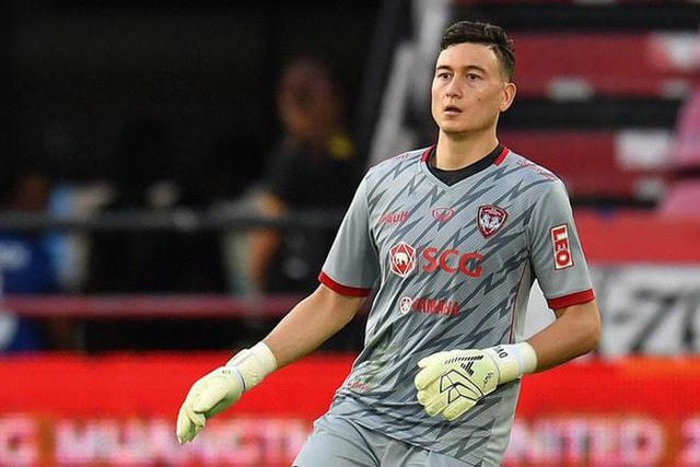 Văn Lâm vẫn chưa giải quyết vấn đề tương lai của CLB Muangthong United.