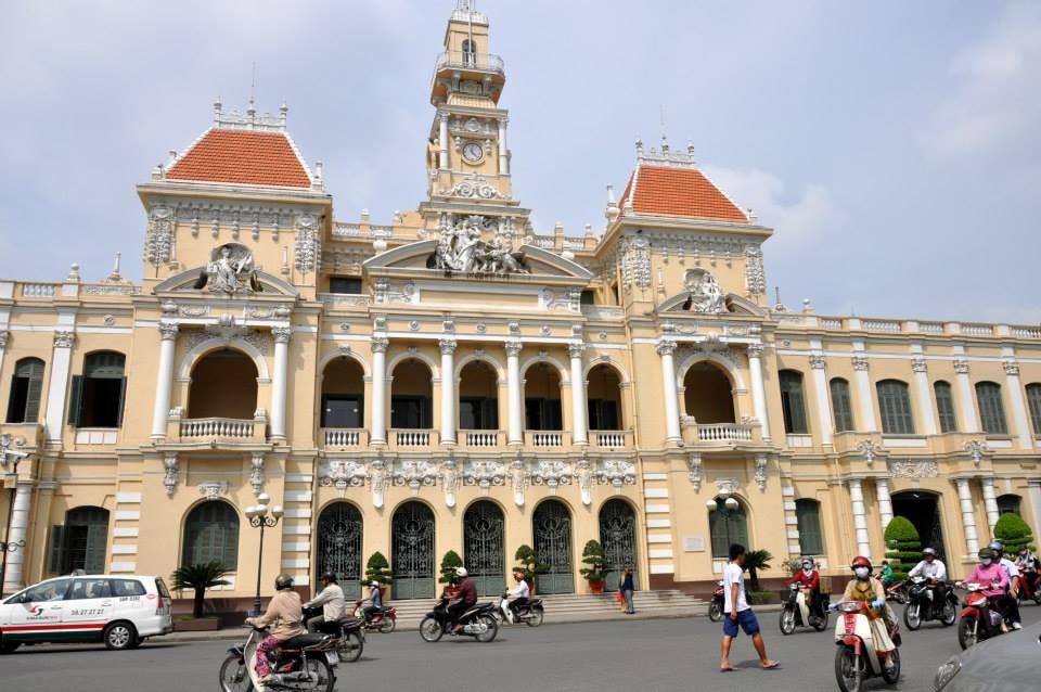 Toà nhà trụ sở UBND TP HCM. 