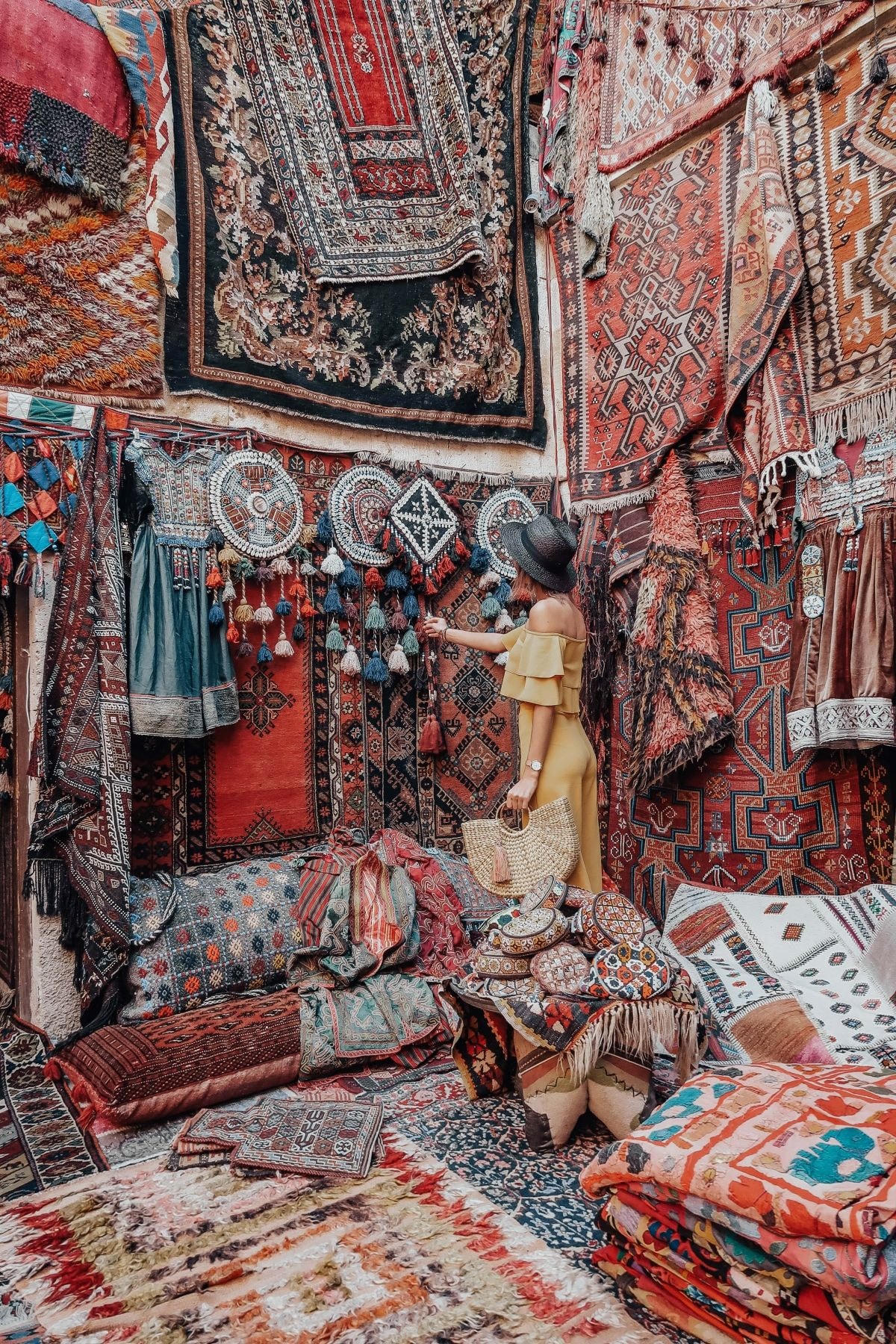 Những tấm thảm là minh chứng về lịch sử của thành phố Cappadocia. Ảnh: Pinterest.