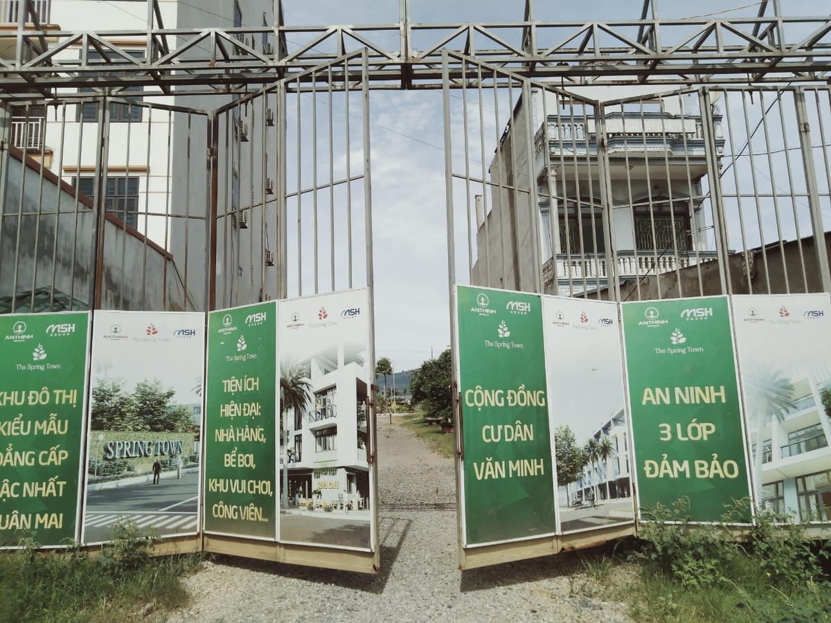 Cổng vào Dự án The Spring Town.