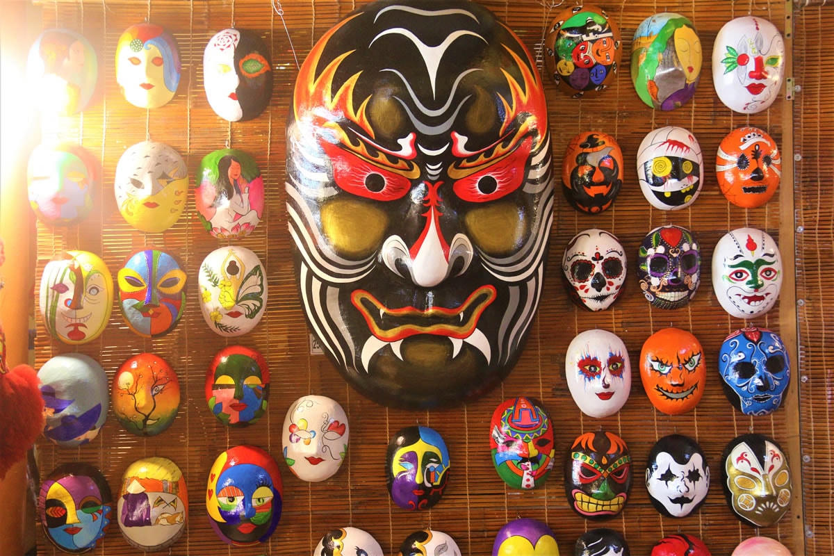 Đặc sắc mặt nạ tuồng