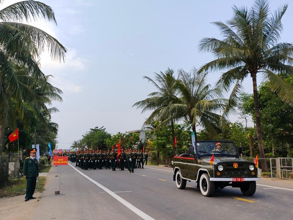 Theo đó, ngày 28/4, Ban Tổ chức kỷ niệm các ngày lễ lớn năm 2022 tỉnh Quảng Trị tổ chức Tổng duyệt Chương trình Lễ Thượng cờ “Thống nhất non sông” và diễu binh, diễu hành (sẽ diễn ra vào ngày 30/4); Tổng duyệt Lễ kỷ niệm 50 năm Ngày Giải phóng tỉnh Quảng Trị (01/5/1972 - 01/5/2022), 50 năm sự kiện 81 ngày đêm chiến đấu bảo vệ Thành cổ Quảng Trị (1972 - 2022) và Chương trình nghệ thuật (sẽ diễn ra vào ngày 29/4).