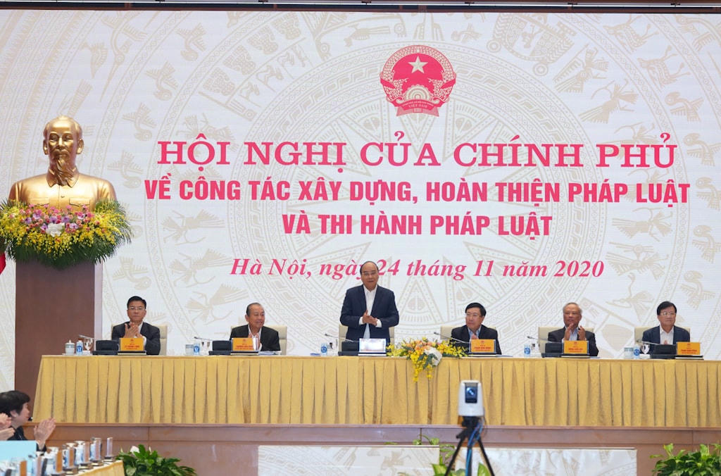 Thủ tướng Nguyễn Xuân Phúc chủ trì Hội nghị tại đầu cầu Trụ sở Chính phủ, Hà Nội. Ảnh: VGP/Quang Hiếu.