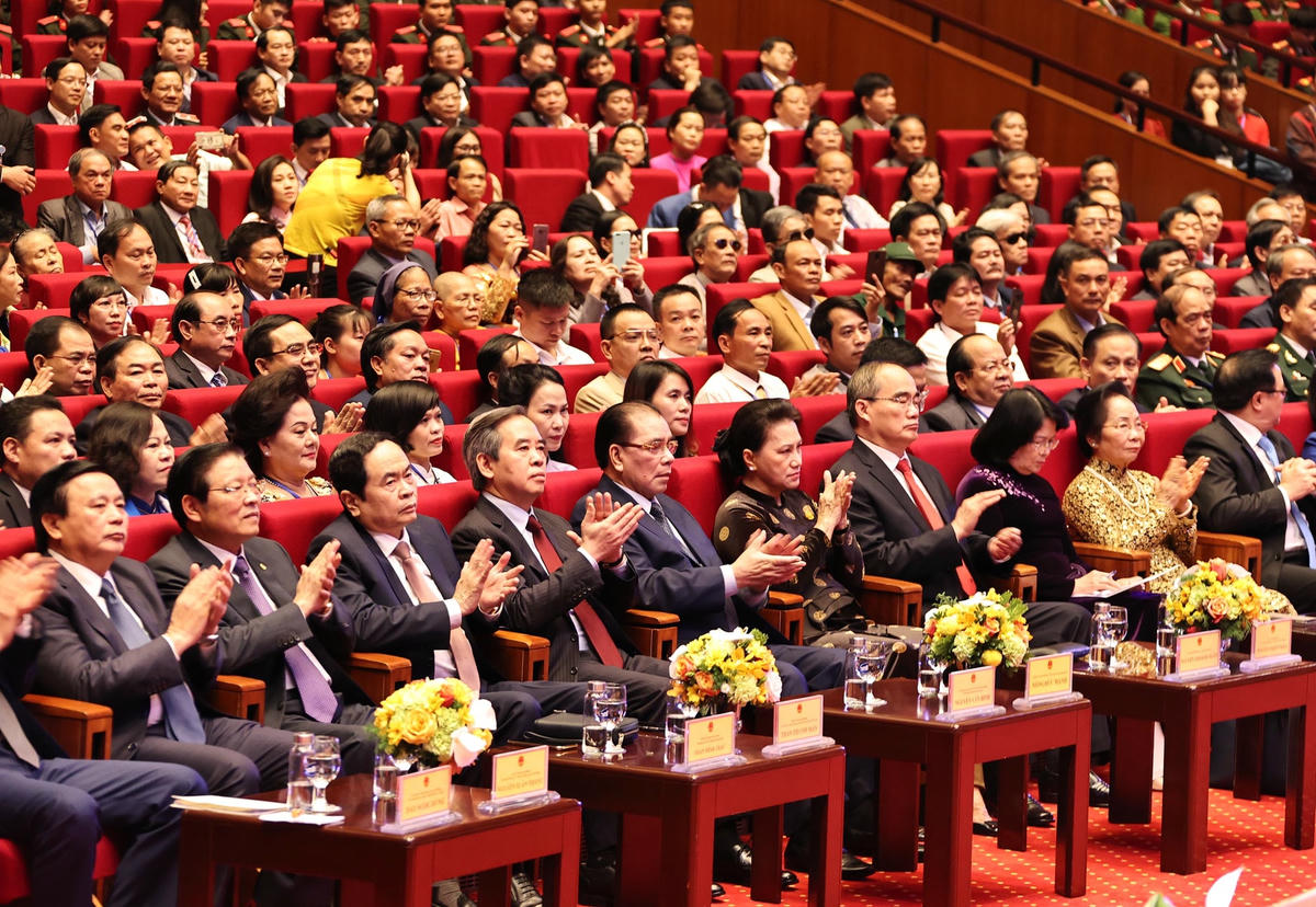 Các đại biểu tham dự lễ tuyên dương.