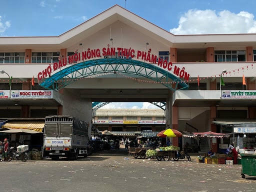 Chợ đầu mối Hóc Môn và chợ đầu mối Bình Điền tạm ngưng hoạt động do liên quan đến nhiều ca nhiễm.