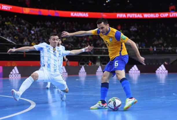 Brazil tấn công nhiều nhưng không thể ghi được bàn thắng trong thời gian còn lại.