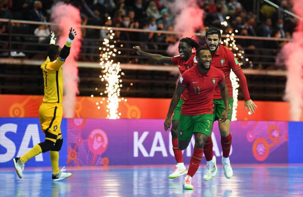 Pany lập cú đúp trong trận chung kết.